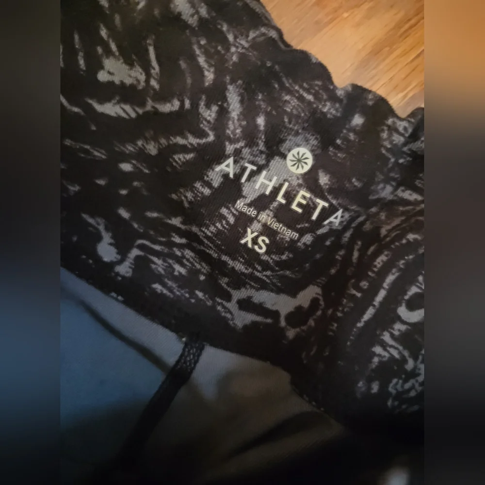 Athleta Leggings‎ Xs Black An Blue Animal Print